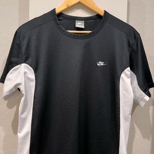 Nike - L - short sleeve 2-tone shirt